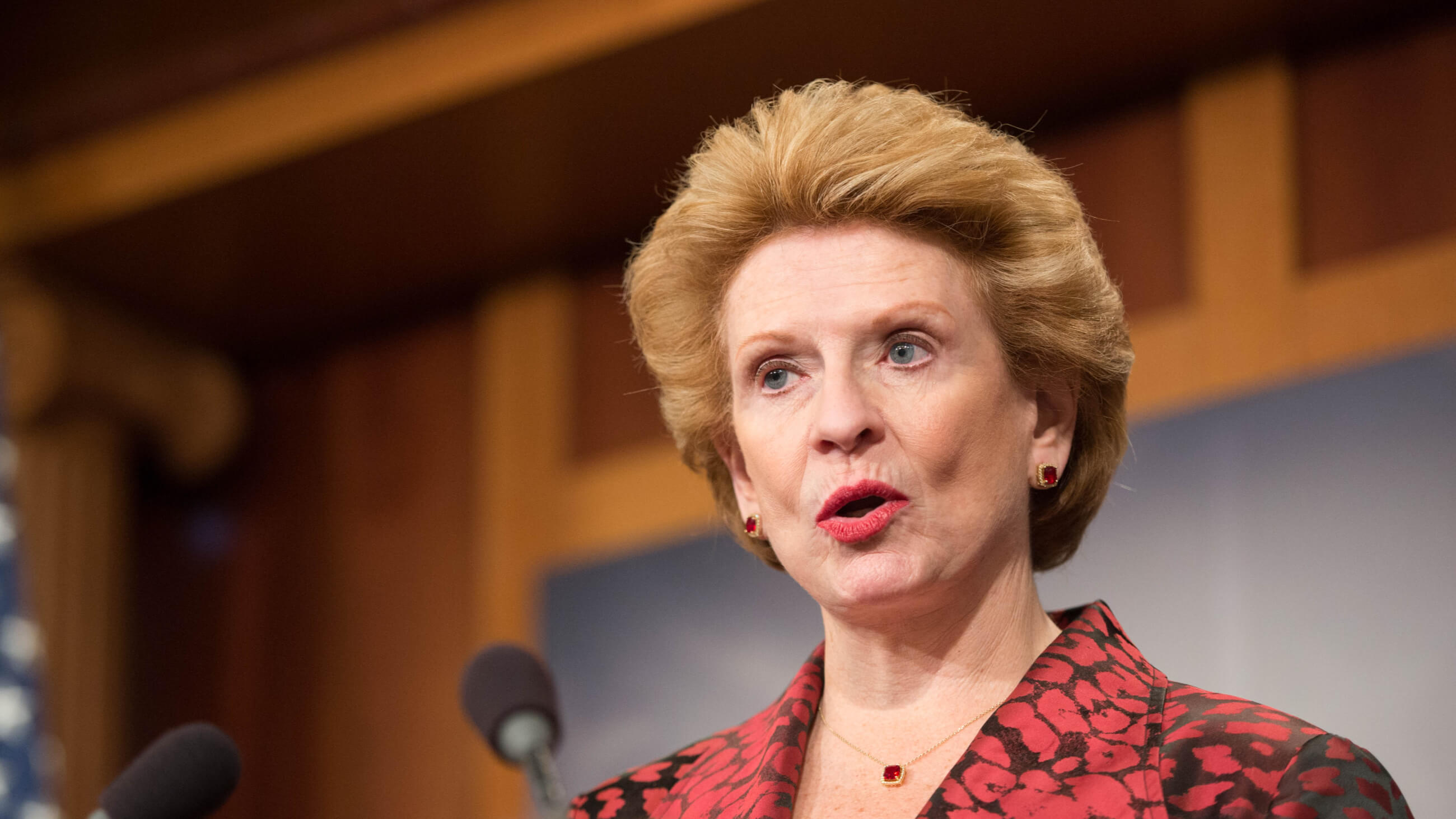 Debbie Stabenow bei einer Pressekonferenz im US-Senat 2016.